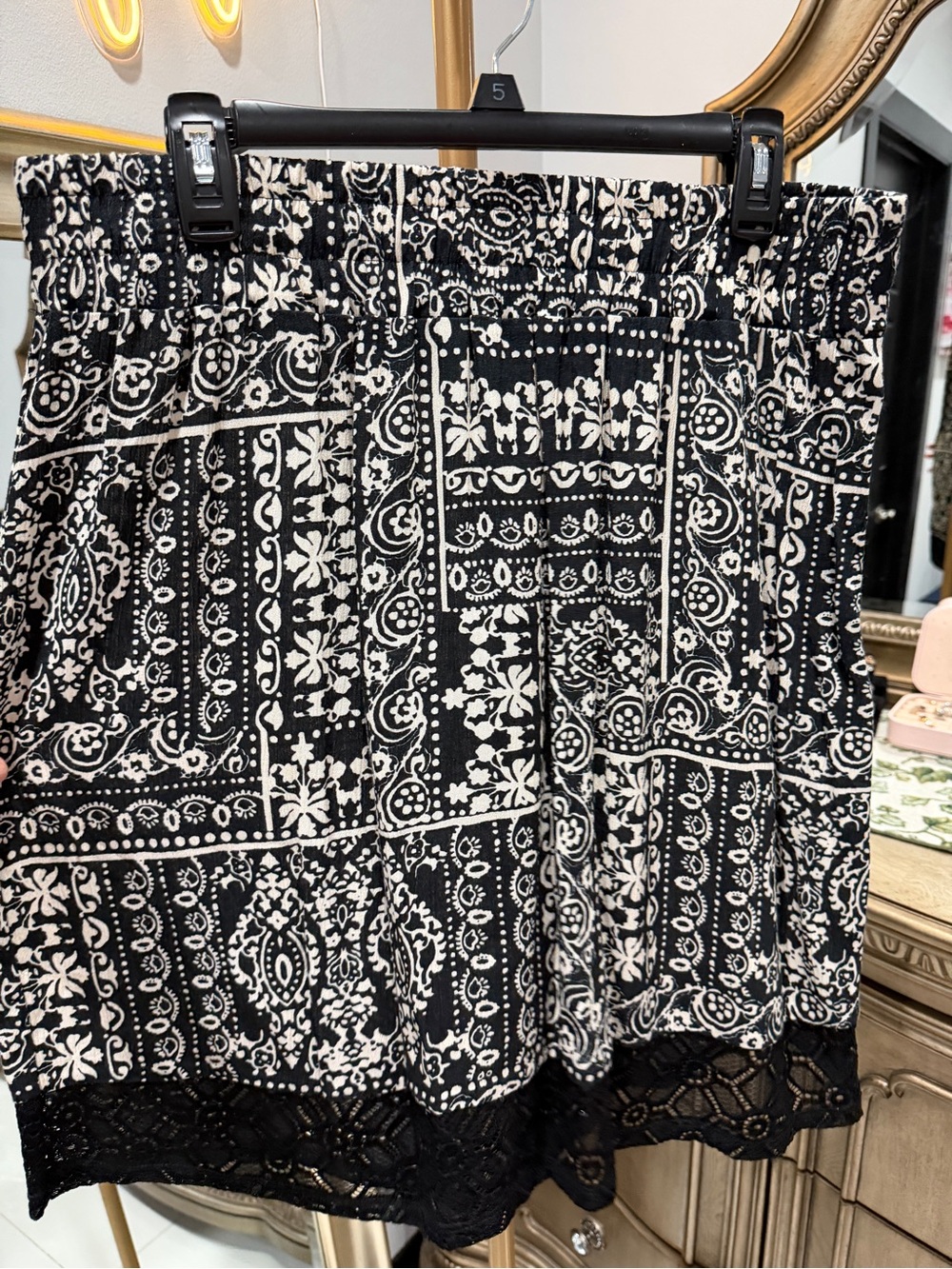Black and Cream Printed Elastic Waist Skirt